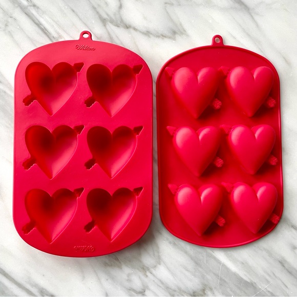 Wilton•Set of 2•Heart-Shaped Silicone Baking Molds•Rice Krispies/Brownies/Cakes - Picture 2 of 12